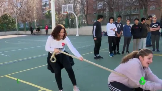 Díaz Ayuso hace deporte en un acto saltándose la recomendación del Ayuntamiento de Madrid por la alta contaminación Díaz Ayuso hace deporte en un acto saltándose la recomendación del Ayuntamiento de Madrid por la alta contaminación