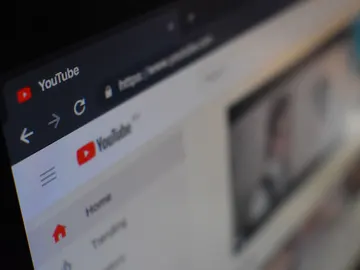 YouTube YouTube