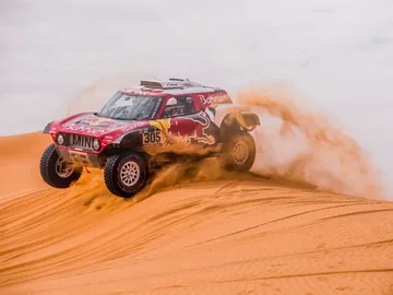 Carlos Sainz líder tras seis etapas Carlos Sainz líder tras seis etapas