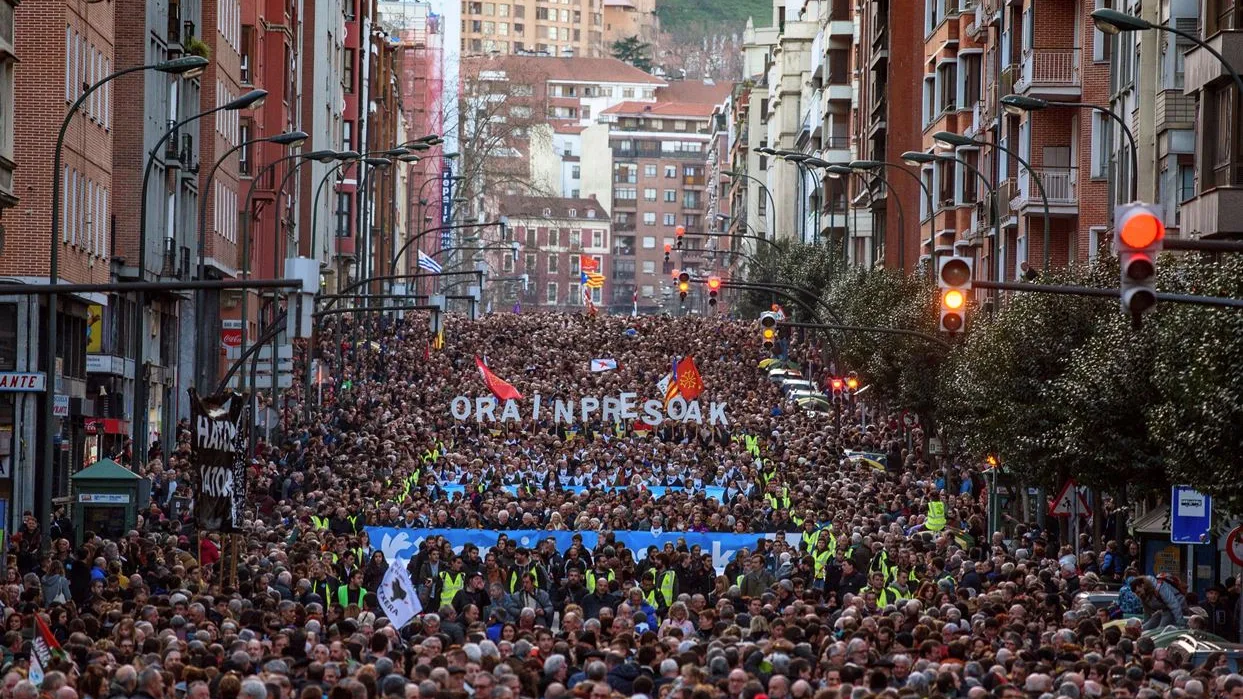 Manifestación en apoyo a los presos de ETA con presencia de Unidas Podemos