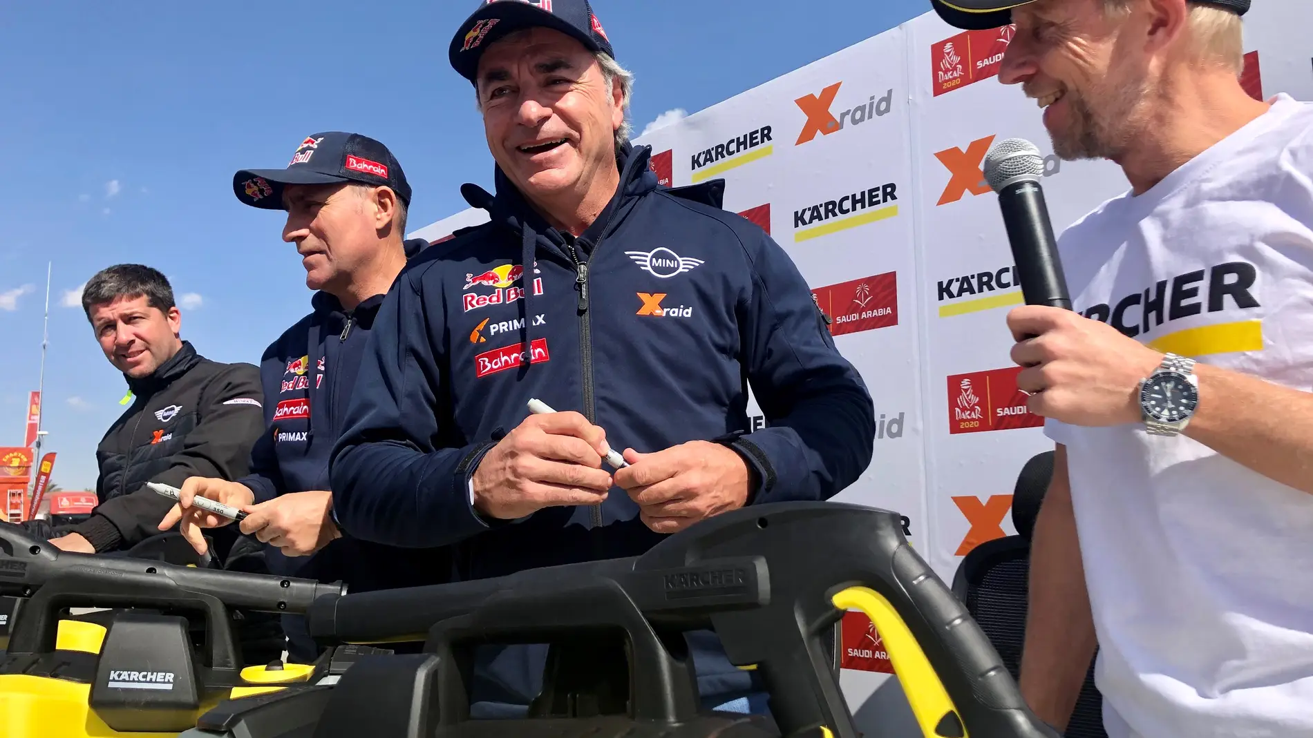 El piloto español Carlos Sainz (Mini), líder del Dakar en coches