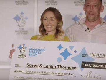 Imagen de Steve y Lenka Thomson, ganadores de 123 millones de euros con el Euromillones. Imagen de Steve y Lenka Thomson, ganadores de 123 millones de euros con el Euromillones.