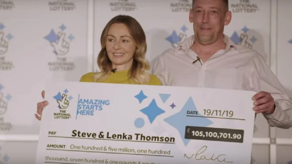 Imagen de Steve y Lenka Thomson, ganadores de 123 millones de euros con el Euromillones. 