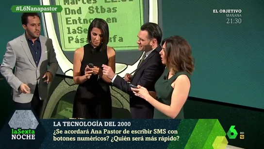 Ana Pastor vive el 'efecto 2000' de laSexta Noche: de escribir un SMS con botones numéricos a revivir sus primeras apariciones en televisión Ana Pastor vive el 'efecto 2000' de laSexta Noche: de escribir un SMS con botones numéricos a revivir sus primeras apariciones en televisión