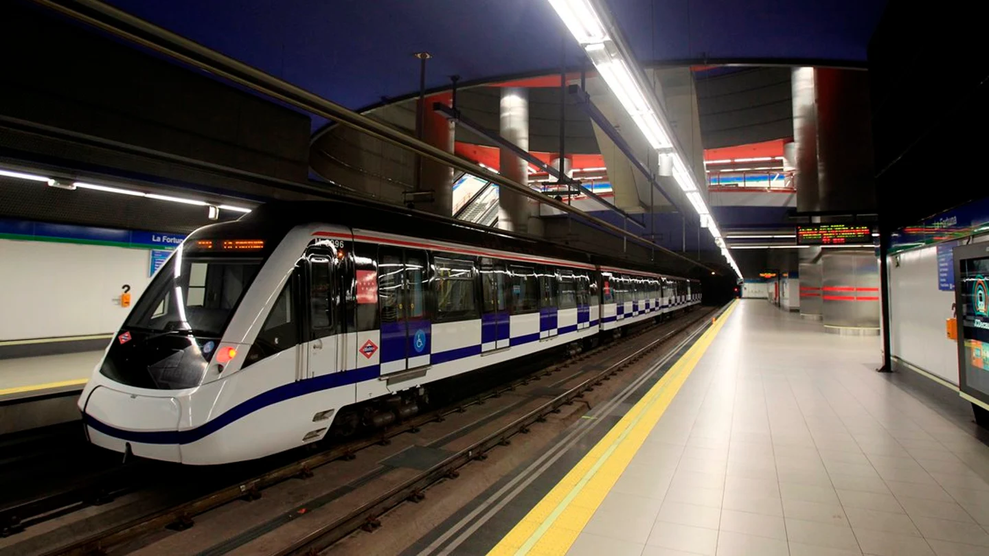 Imagen de archivo de un tren de Metro de Madrid Imagen de archivo de un tren de Metro de Madrid