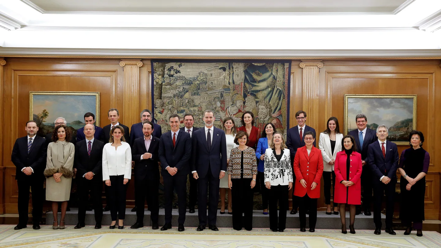 El rey, Sánchez y los vicepresidentes y ministros del Gobierno El rey, Sánchez y los vicepresidentes y ministros del Gobierno, tras la promesa del acto de toma de posesión