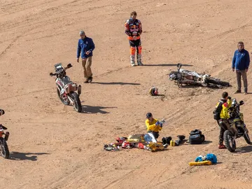 Accidente de Paulo Gonçalves en la séptima etapa del Dakar 2020 Accidente de Paulo Gonçalves en la séptima etapa del Dakar 2020