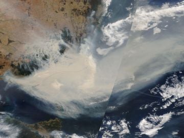 Vista del humo de los incendios de Australia Vista del humo de los incendios de Australia