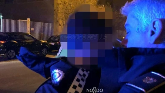 El menor arropado por un agente El menor arropado por un agente