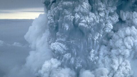 Ejemplo de erupción freática o hidromagmática