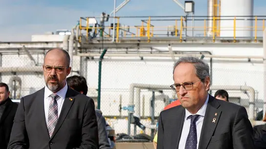 Buch y Torra visitan el centro de coordinación avanzada en los alrededores de la empresa química que sufrió una explosión Buch y Torra visitan el centro de coordinación avanzada en los alrededores de la empresa química que sufrió una explosión