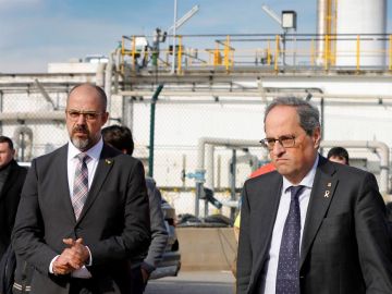 Buch y Torra visitan el centro de coordinación avanzada en los alrededores de la empresa química que sufrió una explosión Buch y Torra visitan el centro de coordinación avanzada en los alrededores de la empresa química que sufrió una explosión