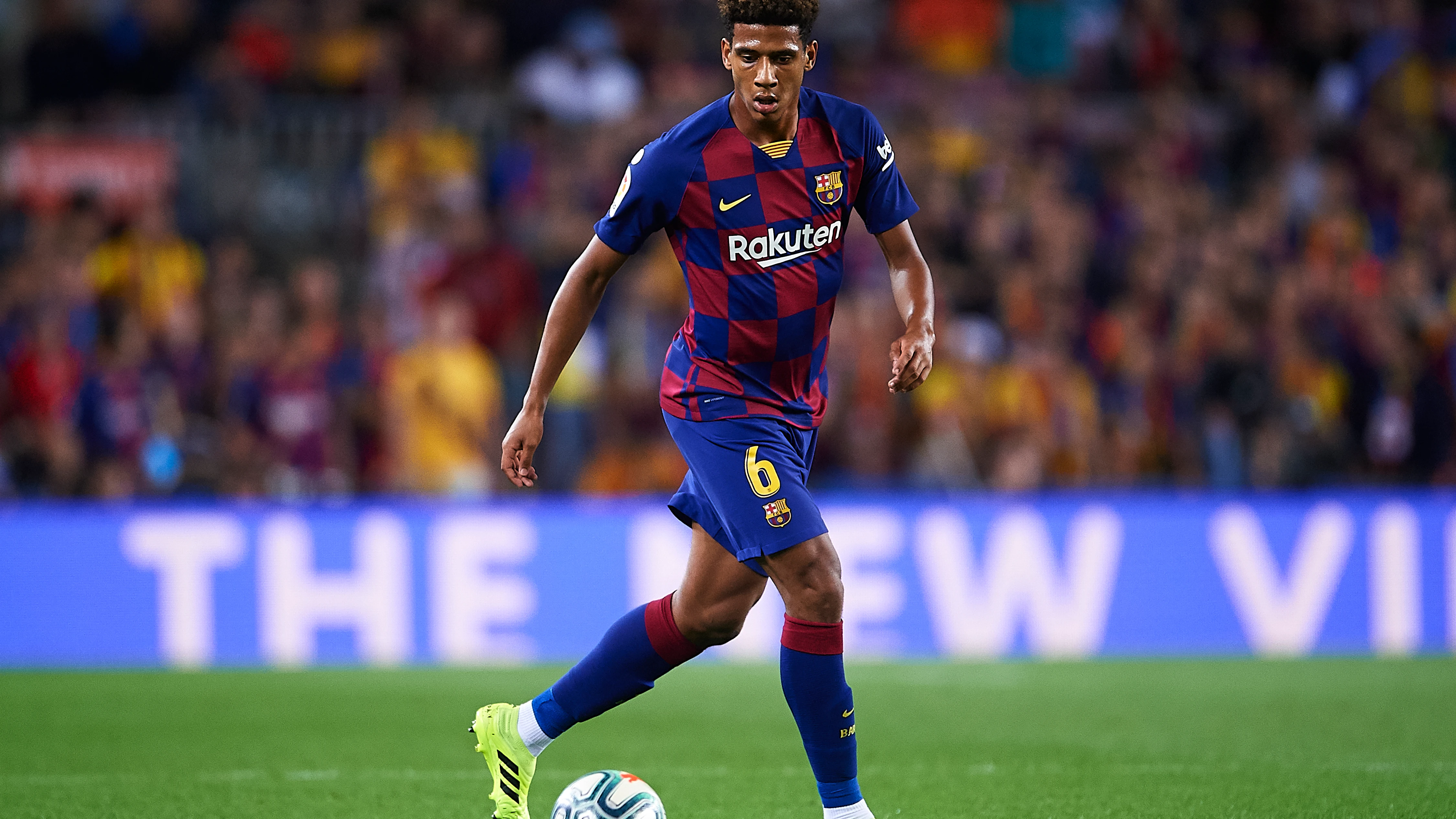 Todibo, en un partido con el Barcelona