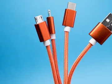 La UE quiere un único cable para cargar todos los móviles. La UE quiere un único cable para cargar todos los móviles.