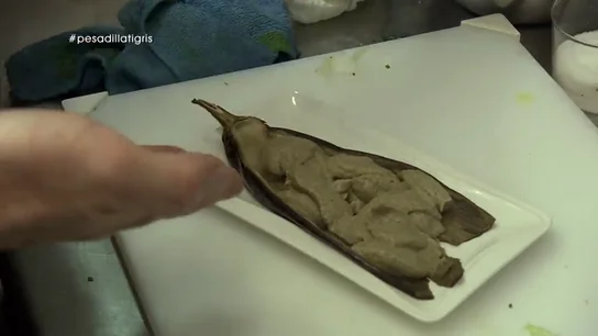 Las quejas de Chicote al trato que dan a los platos en el servicio de reapertura: "Ponle más cariño que eso que parece un cagarro" Las quejas de Chicote al trato que dan a los platos en el servicio de reapertura: "Ponle más cariño que eso que parece un cagarro"