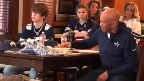 Drew Pearson, junto a su familia. 