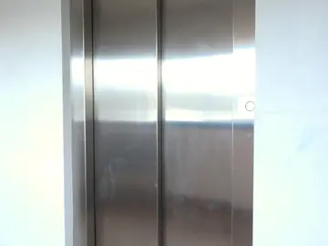 Caída libre en ascensor: así puedes aumentar las probabilidades de sobrevivir Caída libre en ascensor: así puedes aumentar las probabilidades de sobrevivir