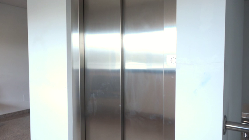 Caída libre en ascensor: así puedes aumentar las probabilidades de sobrevivir