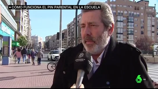 Profesores y padres de Murcia denuncia la implantación del 'pin parental': "Todo lo que sea quitar libertades es un disparate" Profesores y padres de Murcia denuncia la implantación del 'pin parental': "Todo lo que sea quitar libertades es un disparate"