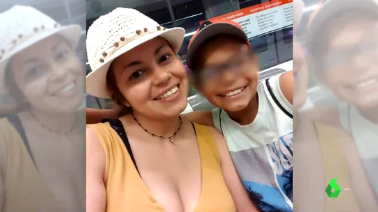 Karina con su hijo Enoc, secuestrado Karina con su hijo Enoc, secuestrado