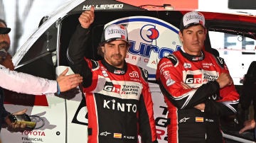 Fernando Alonso y Marc Coma, durante el Dakar