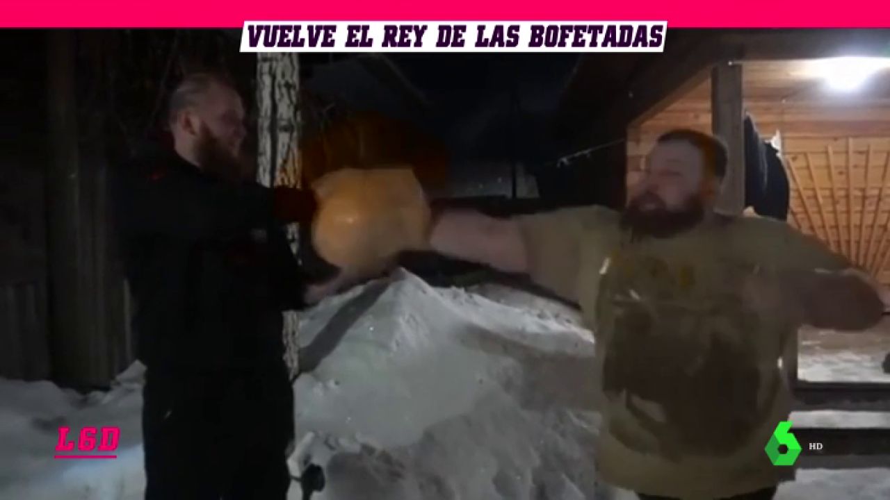 El rey de las bofetadas entrena para recuperar su trono... ¡partiendo calabazas de un tortazo!