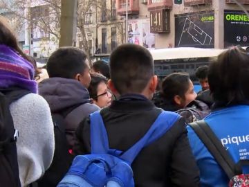 Niños a la salida de los colegios Niños a la salida de los colegios