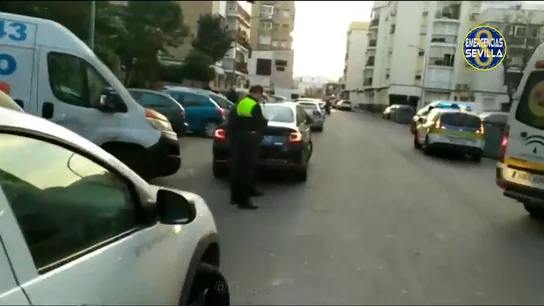 Un conductor de VTC atropella a dos personas en Sevilla tras quedare dormido Un conductor de VTC atropella a dos personas en Sevilla tras quedare dormido
