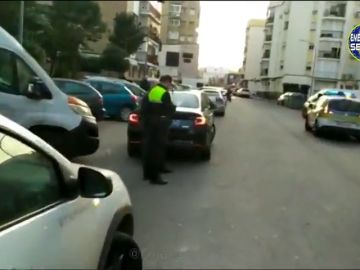 Un conductor de VTC atropella a dos personas en Sevilla tras quedare dormido Un conductor de VTC atropella a dos personas en Sevilla tras quedare dormido