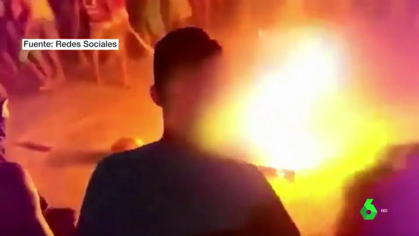 Linchan, descuartizan y queman vivo a un hombre acusado de violar y matar a una niña de diez años Linchan, descuartizan y queman vivo a un hombre acusado de violar y matar a una niña de diez años