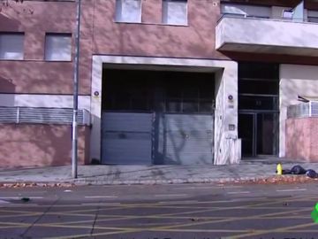 Un Mosso d'Esquadra asesina a su expareja y se suicida en Terrassa, Barcelona Un Mosso d'Esquadra asesina a su expareja y se suicida en Terrassa, Barcelona