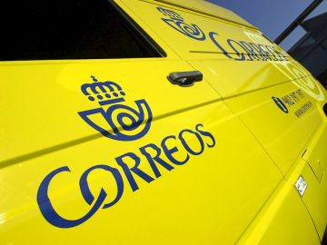 Imagen de archivo de una furgoneta de Correos Imagen de archivo de una furgoneta de Correos