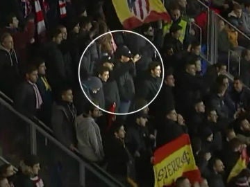 Ultras del Atlético hacen el saludo nazi Ultras del Atlético hacen el saludo nazi