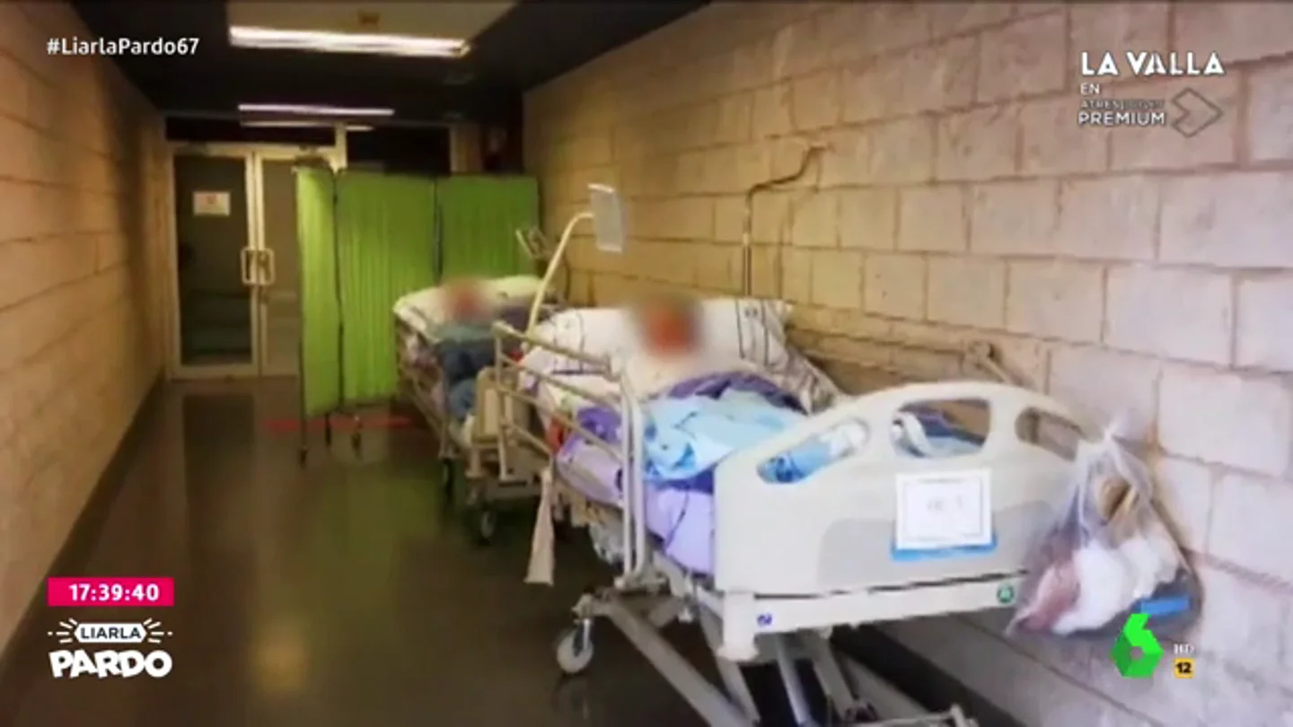 Hospitales "al límite" por la epidemia de gripe: "Los pacientes están tirados como puñeteros animales" Hospitales "al límite" por la epidemia de gripe: "Los pacientes están tirados como puñeteros animales"