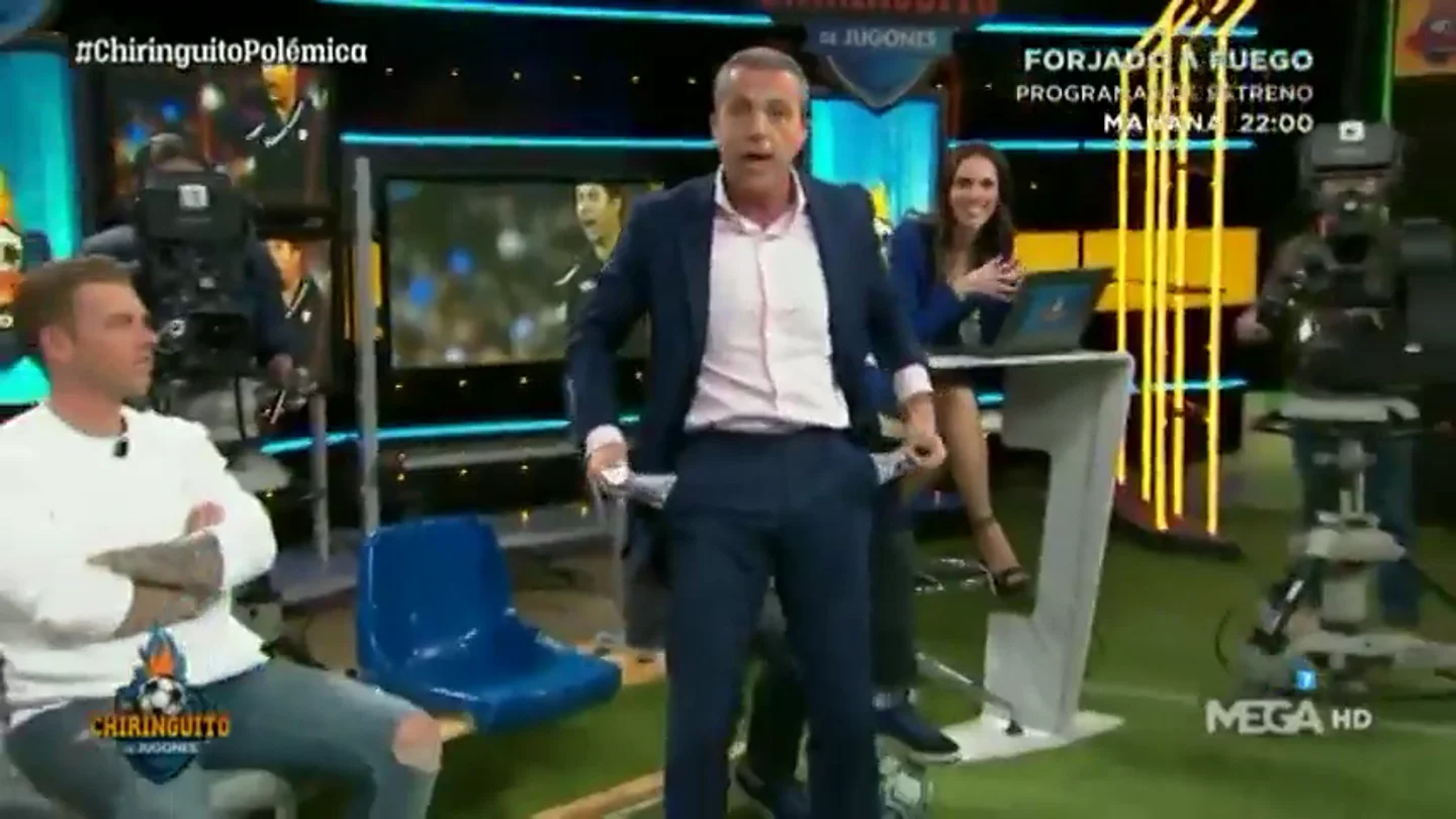 Cristóbal Soria estalla como nunca en El Chiringuito: "¡Es inconcebible!" Cristóbal Soria estalla como nunca en El Chiringuito: "¡Es inconcebible!"