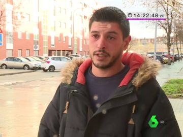 Las lágrimas de Alfonso, el adiestrador de la perra Pocahontas robada: "Que piensen en la niña y la devuelvan por favor" Las lágrimas de Alfonso, el adiestrador de la perra Pocahontas robada: "Que piensen en la niña y la devuelvan por favor"
