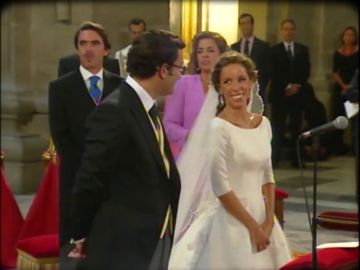Campanas de boda en 2002: del enlace de la hija de Aznar, al de Sara Montiel o el de Jesulín de Ubrique Campanas de boda en 2002: del enlace de la hija de Aznar, al de Sara Montiel o el de Jesulín de Ubrique