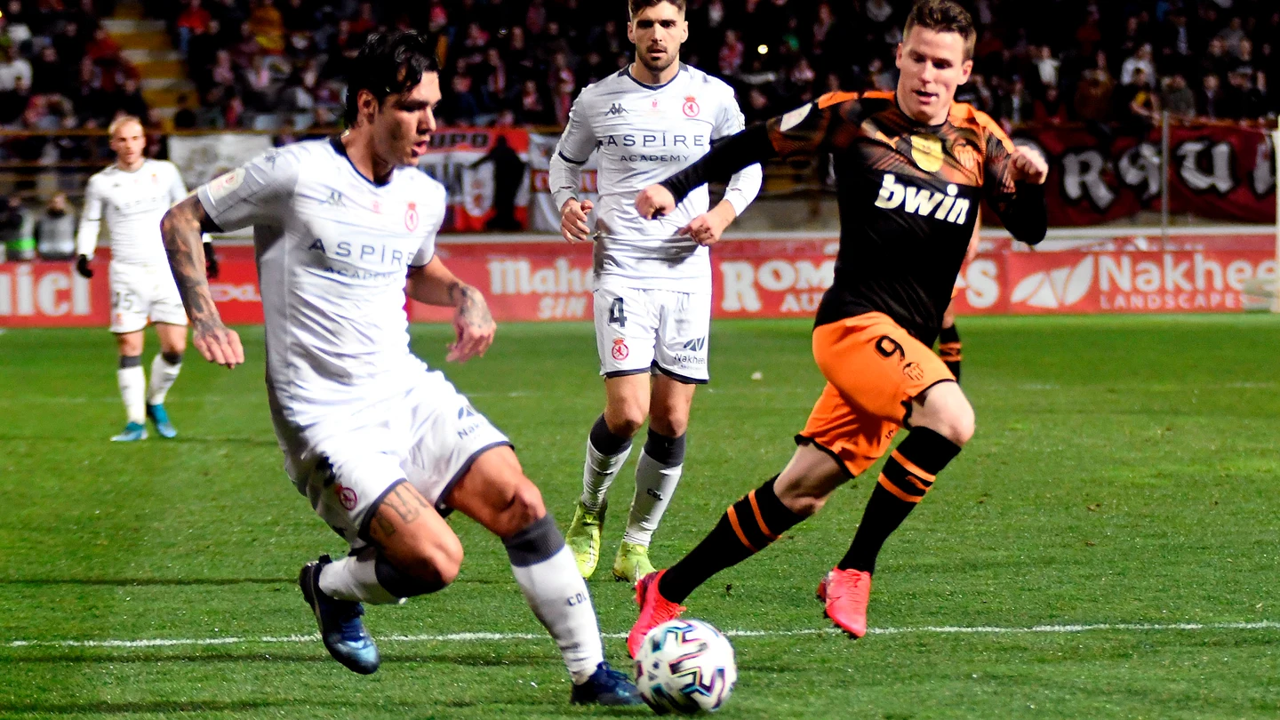 Gameiro, en el partido ante la Cultural y Deportiva Leonesa Gameiro, en el partido ante la Cultural y Deportiva Leonesa