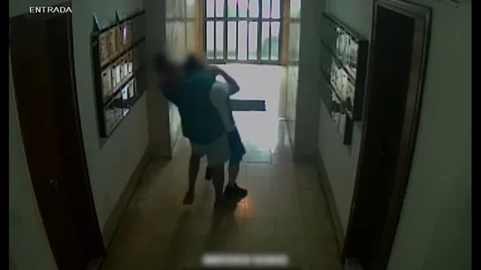 Estrangulados con la técnica del 'mataleón': así actuaba un peligroso ladrón detenido en Barcelona Estrangulados con la técnica del 'mataleón': así actuaba un peligroso ladrón detenido en Barcelona