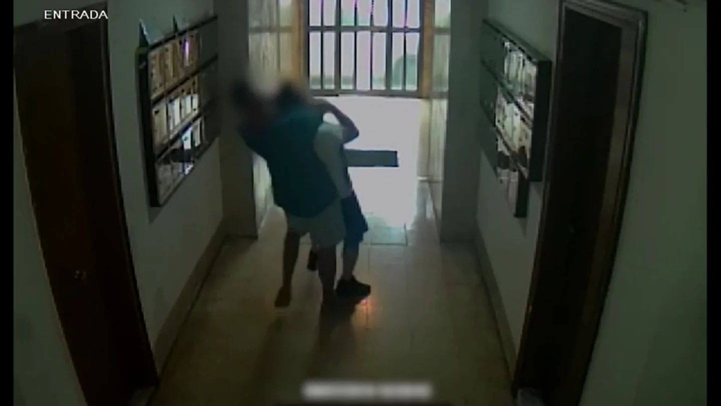 Estrangulados con la técnica del 'mataleón': así actuaba un peligroso ladrón detenido en Barcelona Estrangulados con la técnica del 'mataleón': así actuaba un peligroso ladrón detenido en Barcelona