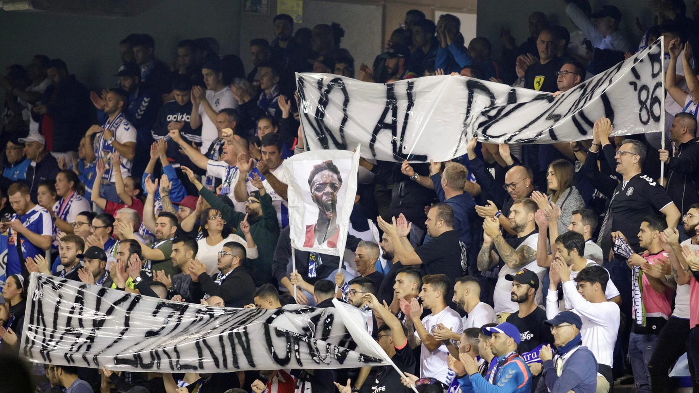 El Heliodoro Rodríguez López muestra pancartas en apoyo a Iñaki Williams El Heliodoro Rodríguez López muestra pancartas en apoyo a Iñaki Williams