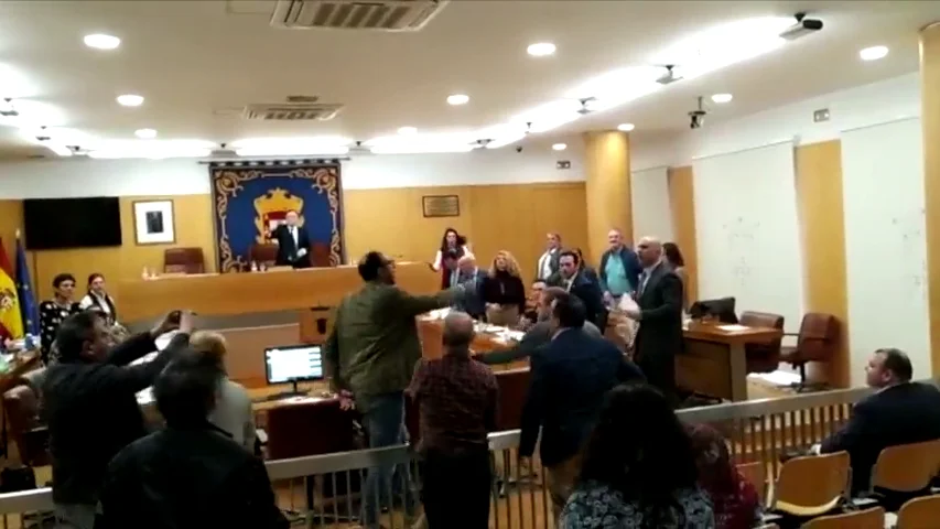 Monumental bronca en la Asamblea de Ceuta entre Caballas y Vox