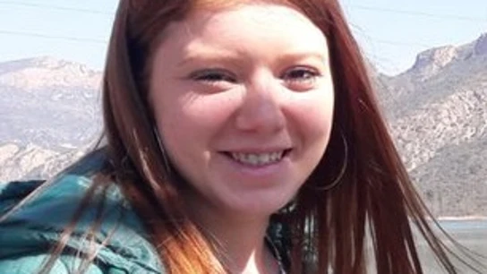 Andrada tiene 16 años, mide 1,65 metros y tiene el pelo largo Andrada tiene 16 años, mide 1,65 metros y tiene el pelo largo