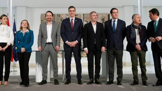 Pedro Sánchez, Yolanda Díaz, Nadia Calviño y Pablo Iglesias durante la firma con patronal y sindicatos Pedro Sánchez, Yolanda Díaz, Nadia Calviño y Pablo Iglesias durante la firma con patronal y sindicatos