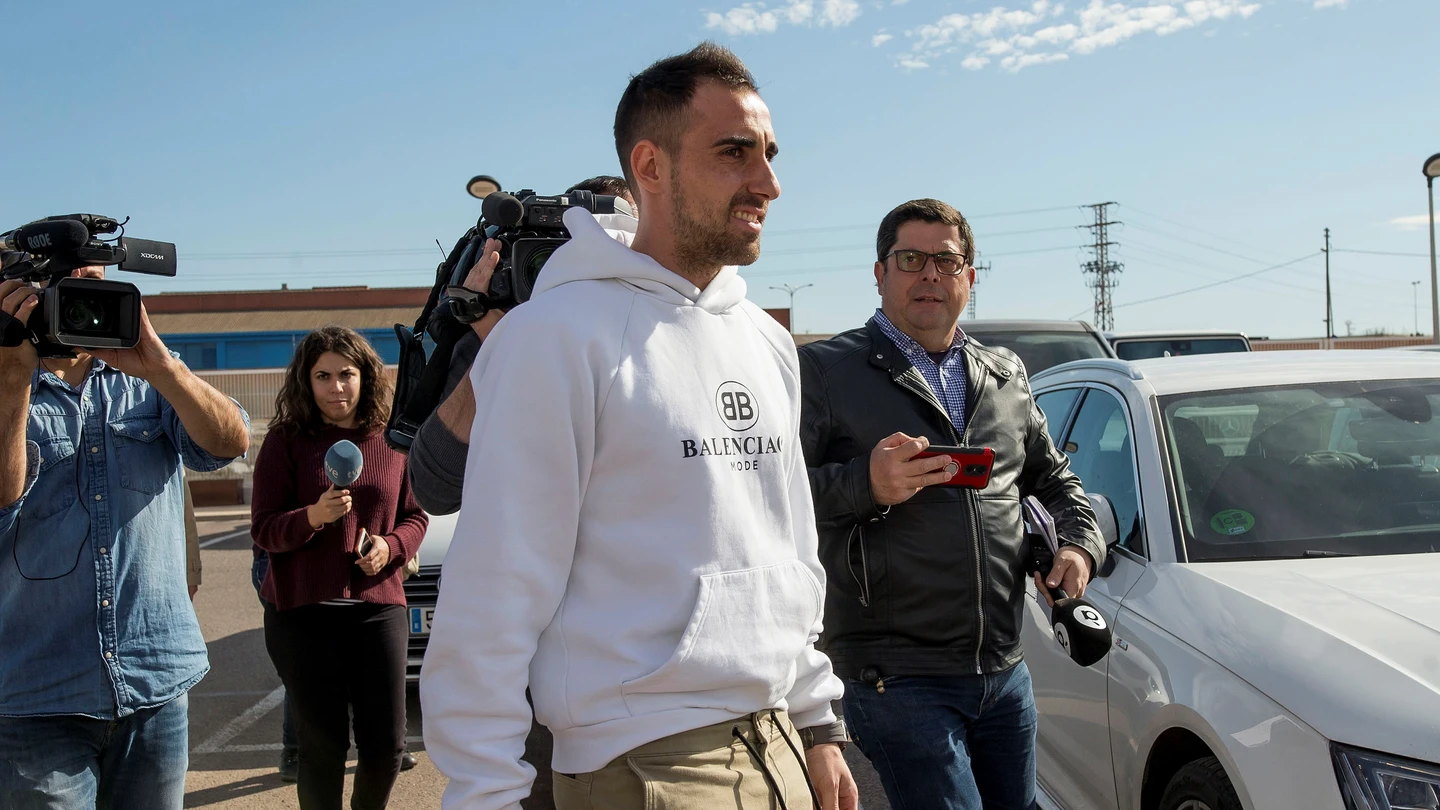 Paco Alcácer pasa el reconocimiento médico con el Villarreal. Paco Alcácer pasa el reconocimiento médico con el Villarreal.