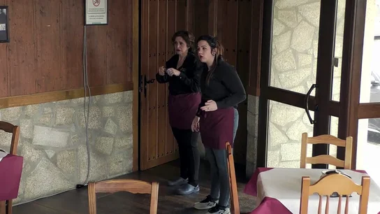 El espectáculo a gritos de Estefanía con las camareras por las lágrimas de su madre: "¡Vamos a dejarlo, sí!" El espectáculo a gritos de Estefanía con las camareras por las lágrimas de su madre: "¡Vamos a dejarlo, sí!"
