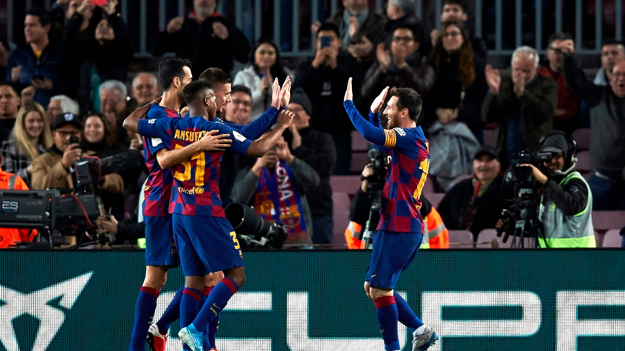 Los jugadores del Barcelona celebran un gol ante el Leganés.