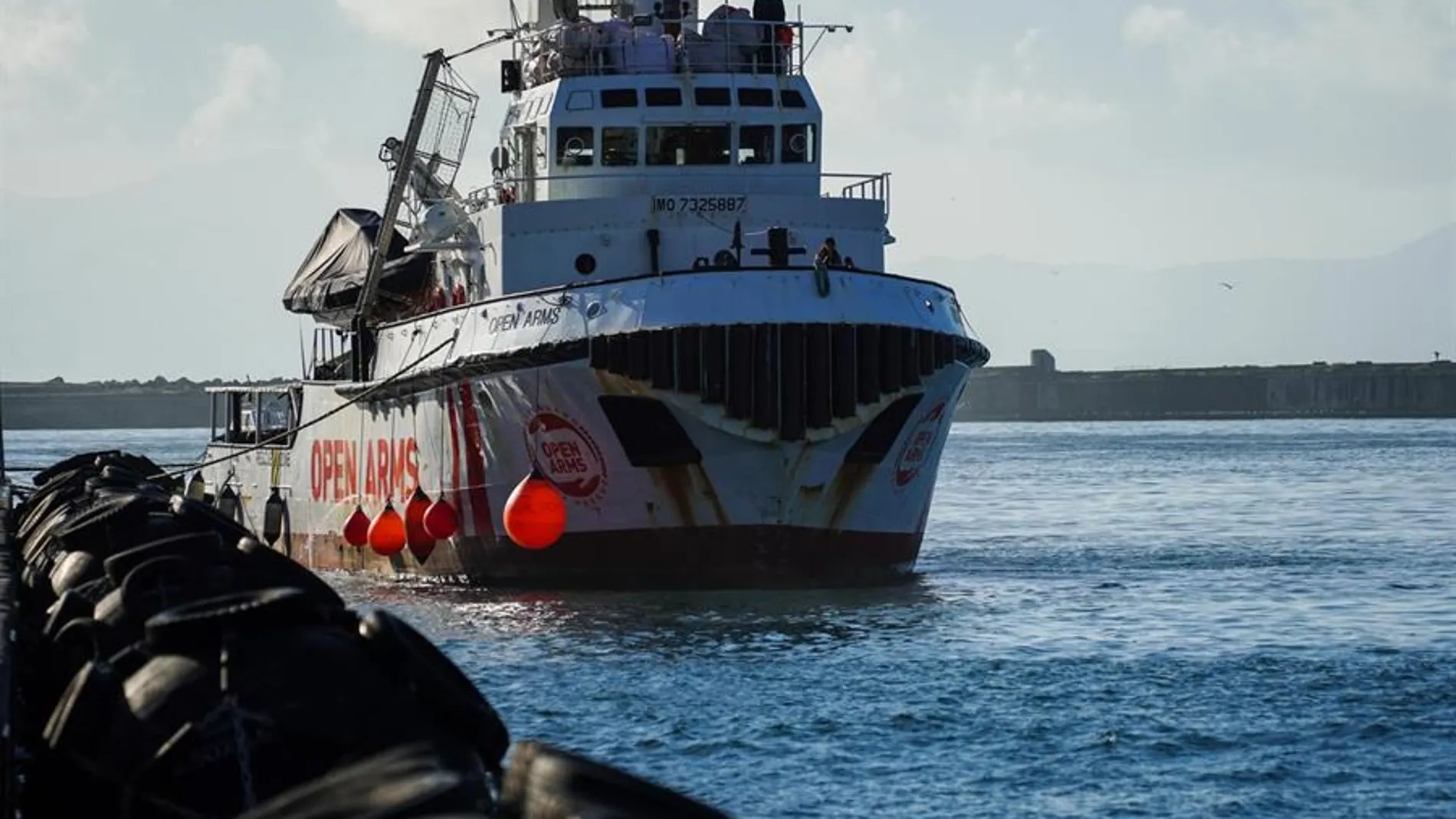  Open Arms solicita un puerto europeo para desembarcar a 363 migrantes 