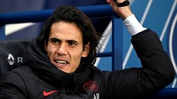 Edinson Cavani, en el banquillo parisino