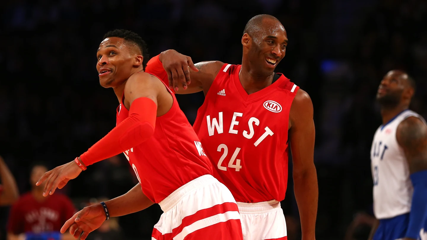 Russell Westbrook, junto a Kobe Bryant durante el All-Star Game de 2016 Russell Westbrook, junto a Kobe Bryant durante el All-Star Game de 2016